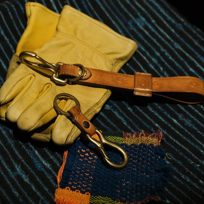 Tag leather key ring / Vegetable natural