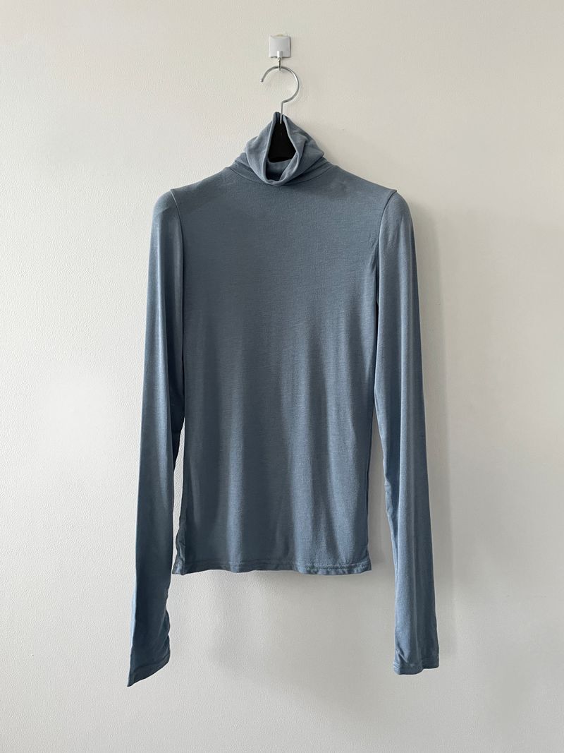 Earth half turtleneck T-shirts