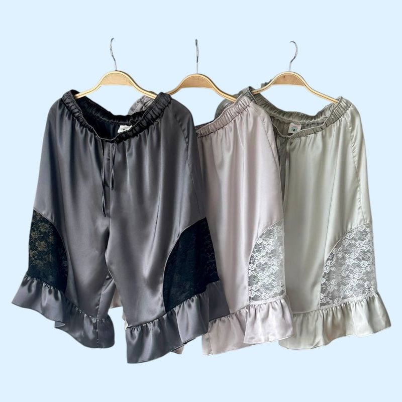 silky frill bermuda pants