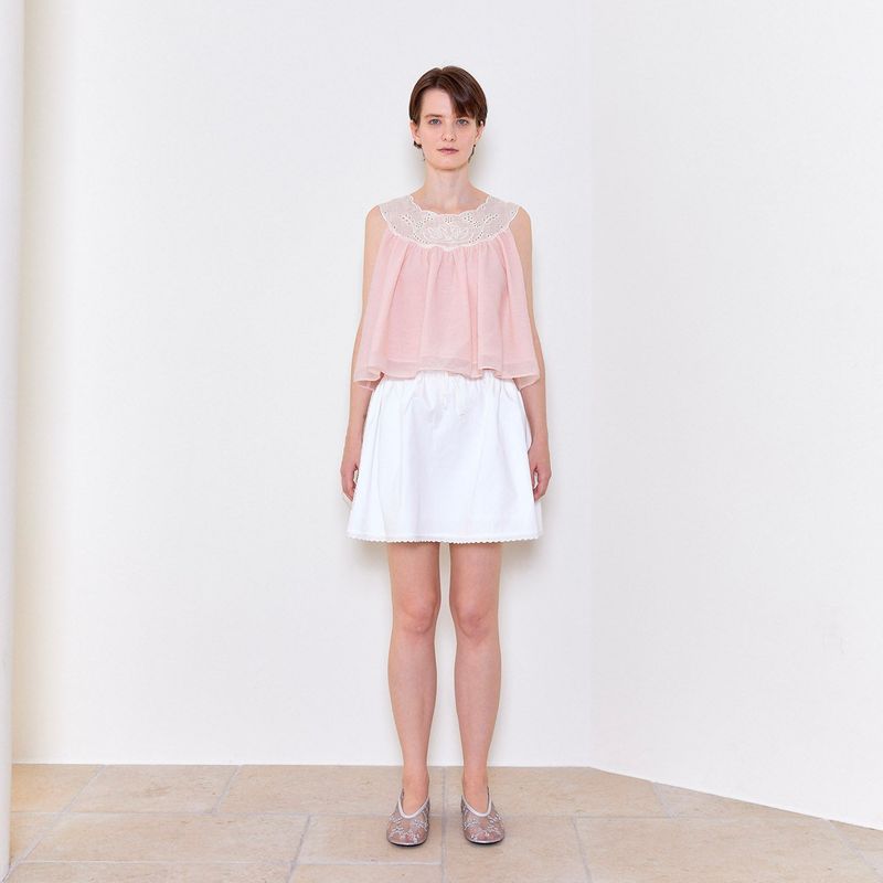 Swan Embroidered A Line Blouse _ Pink