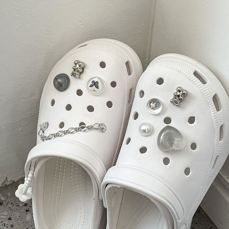 [made]space silver resin shoes charm set 