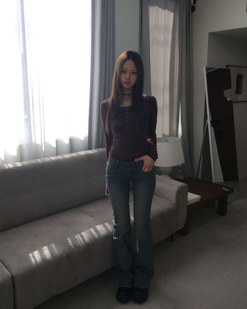 Grunge boots cut denim pants