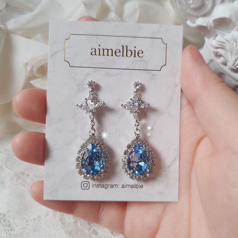 Romantic Queen Earring - Light Sapphire
