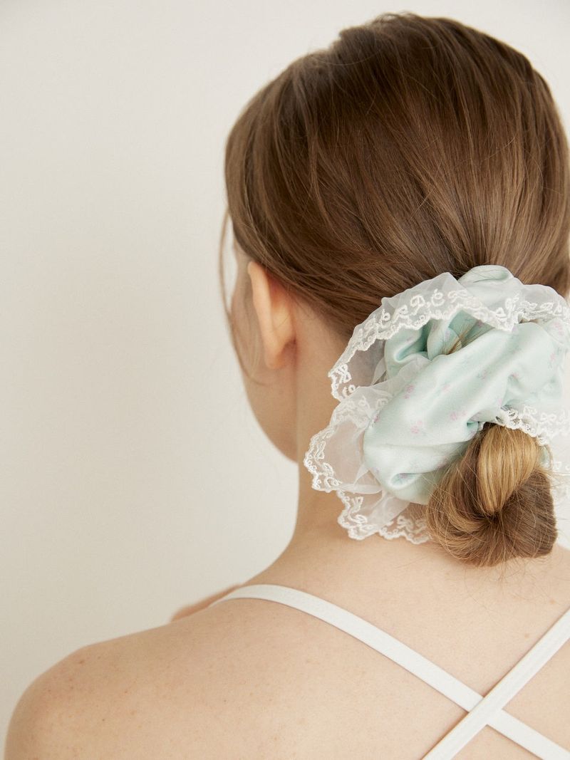 BIG LACE SCRUNCHIE - OLIVE