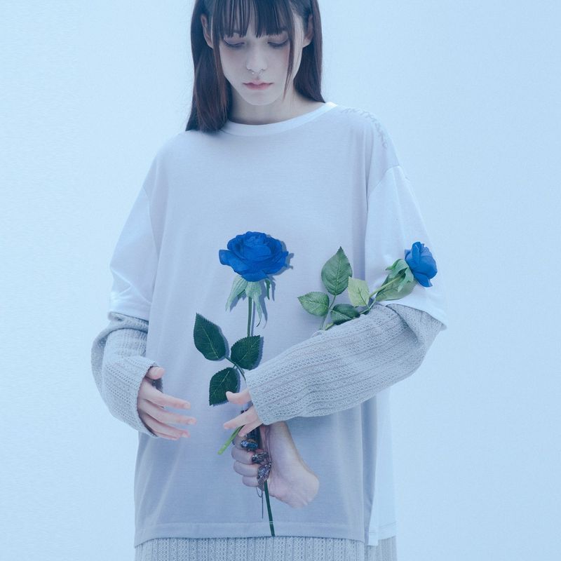 0 6 blue rose layered t-shirt