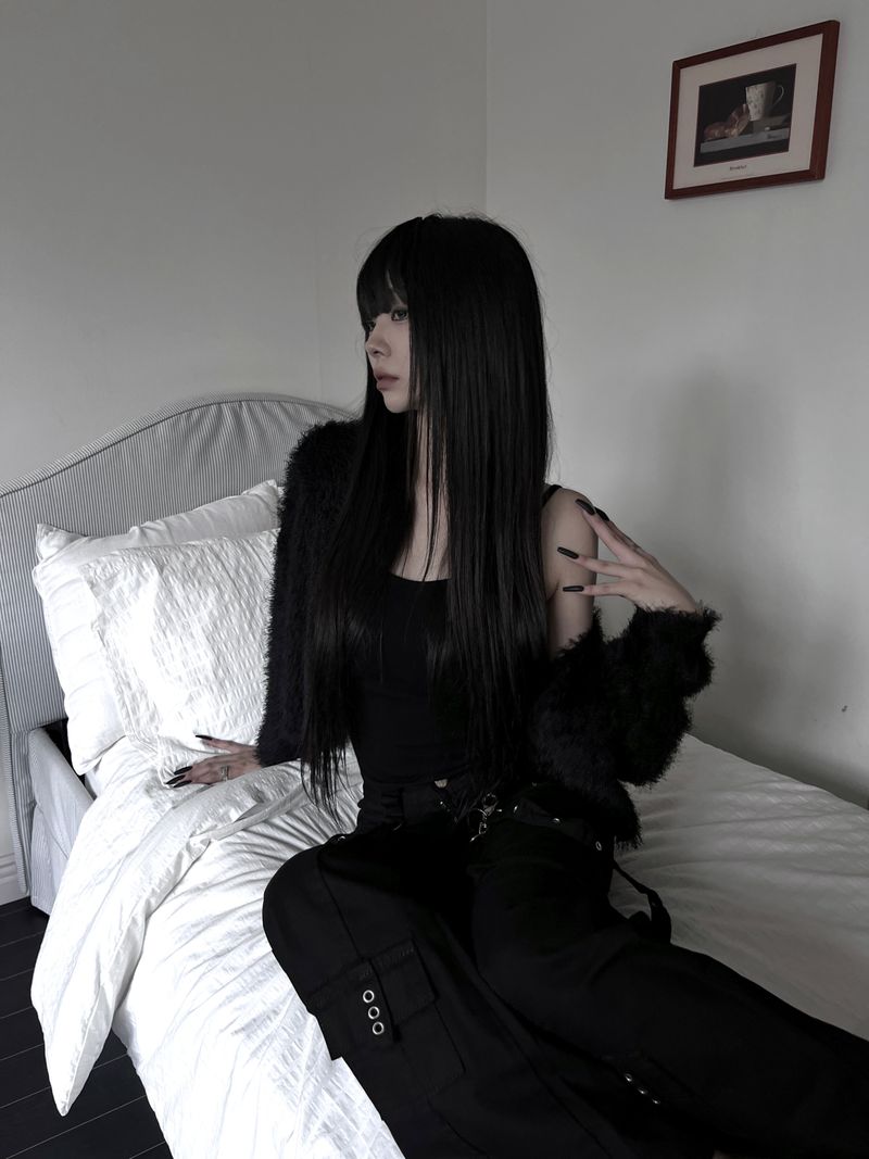 URBAN UNIQUE（アーバンユニーク）の「hitch fur crop cardigan (2color)（Tops）」
