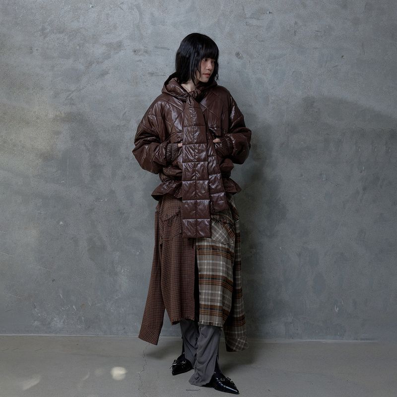 HIGH-GLOSS SCARF QUILTED JACKET