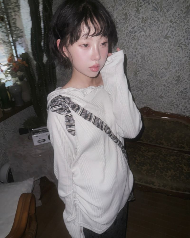(3color) Shirring Diagonal Button Drape Hoodie Knit Tee