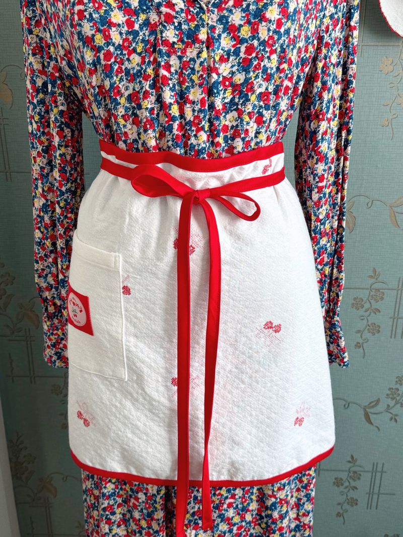 Cherry embroidery apron double-layer fabric red point