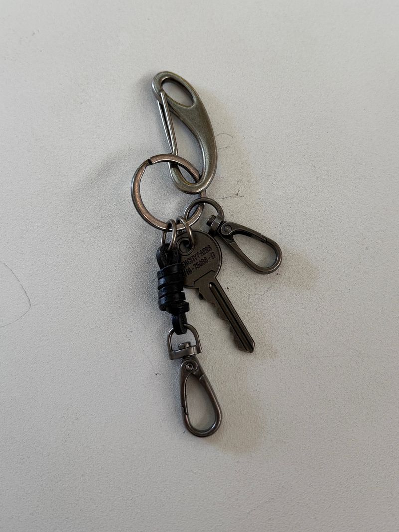 Layered Wallet Key Ring (BLACK)