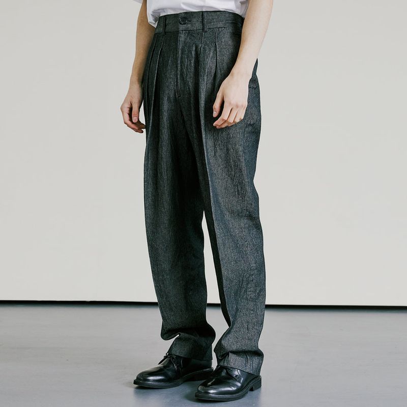KND(ケイエンド)の「DENIM WIDE CURVE FIT TWO TUCK SLACKS BLACK(Pants)」