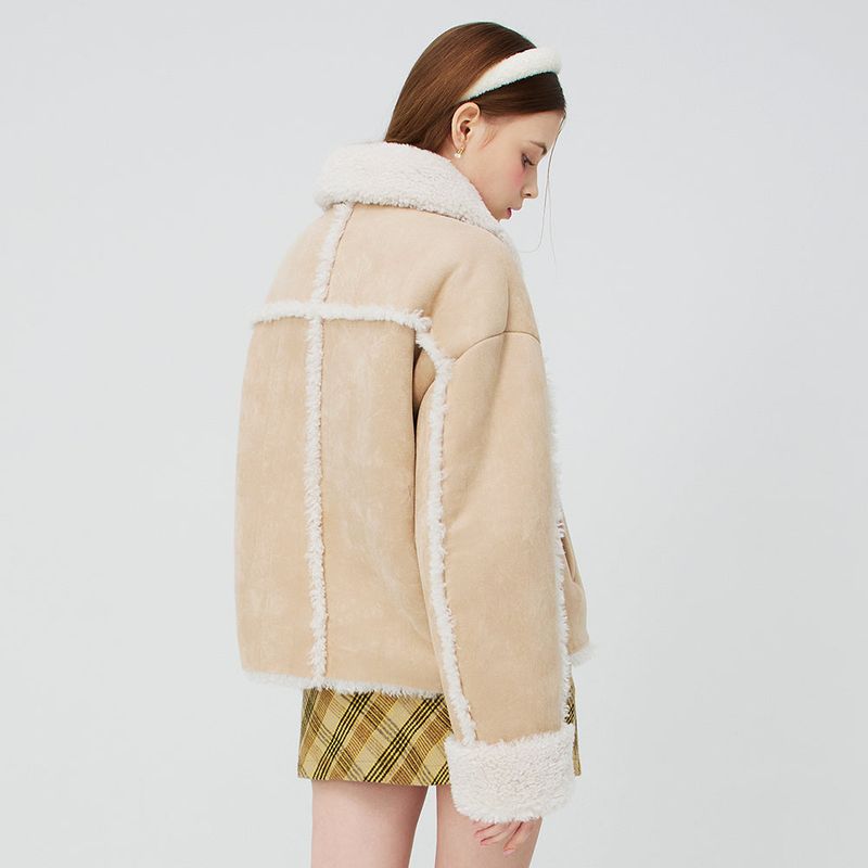 HEART BUTTON SHORT SHEARLING JACKET _ BEGIE