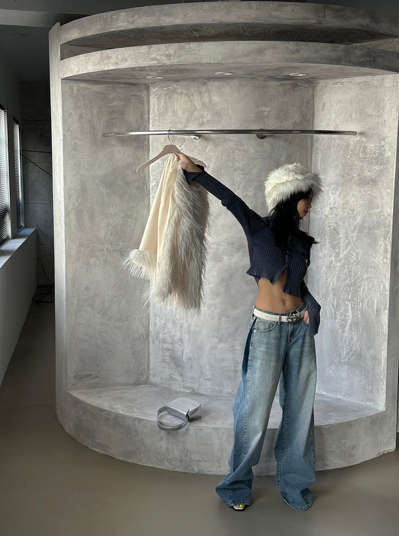 Gradient Off-Shoulder Zip-Up Knitwear
