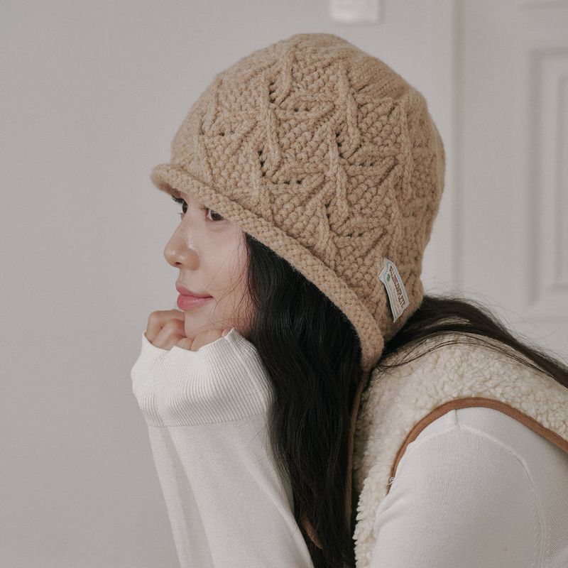 ALLINCOMPLETE（オールインコンプリート）の「Ivy Rolling Bonnet Beanie (Beige)（Hats）」