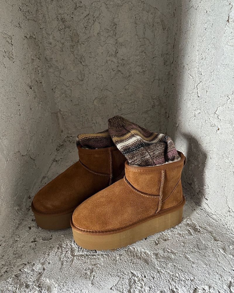 Delight-J（ディライトジェイ）の「Cowhide Original Platform Ugg Boots（Shoes）」