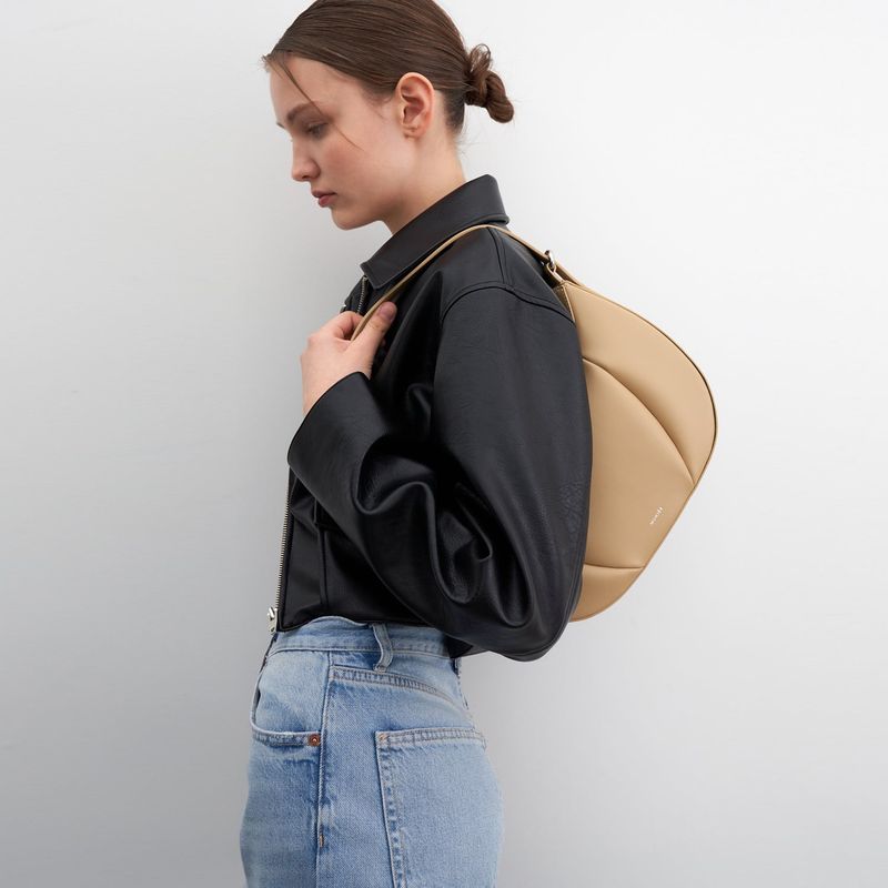 MUNIER（ミュニエ）の「ONION HOBO BAG_BEIGE（Bags）」