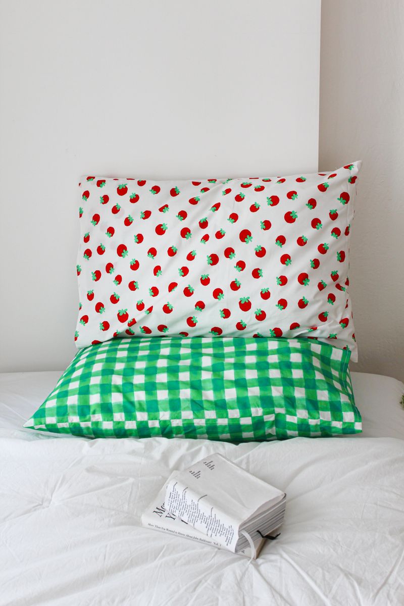 Bombom Flower Pillow cover