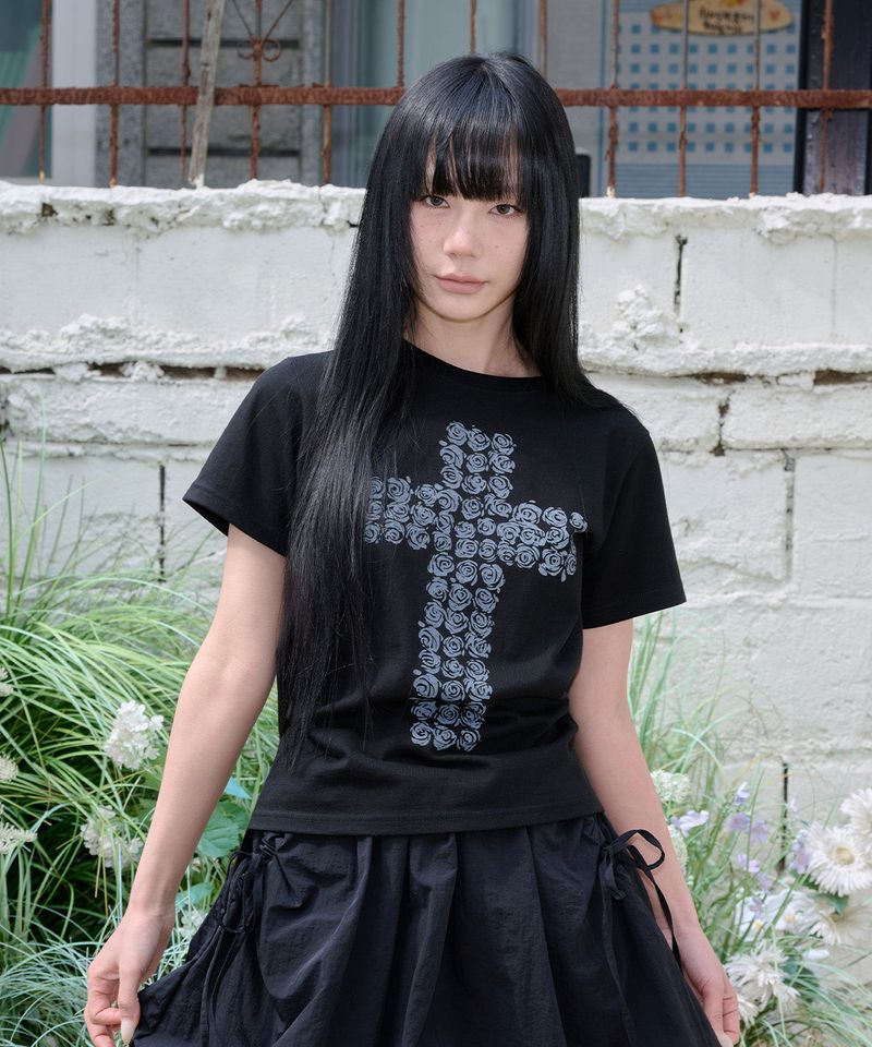 ITZAVIBE（イッザバイブ）の「FLOWER CROSS SLIM T SHIRT - BLACK（Tops）」