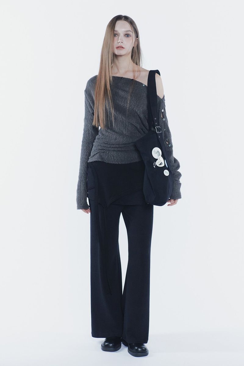 BELTED SHOULDER BAG black