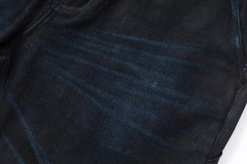 COATED KNIFE-SCRAPED HAND-WIPED DISTRESSED BOOTCUT JEANS