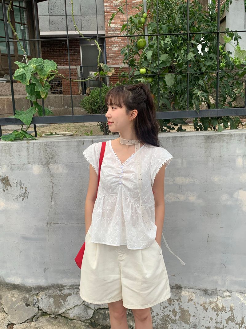 [made by fling] butterfly blouse (white)