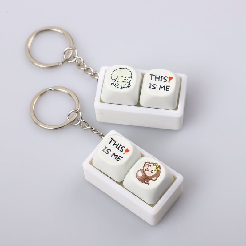 LAZEST（ラゼスト）の「ディス イズ ミー フィジェット キーキャップ キーチェーン（アクセサリー）」