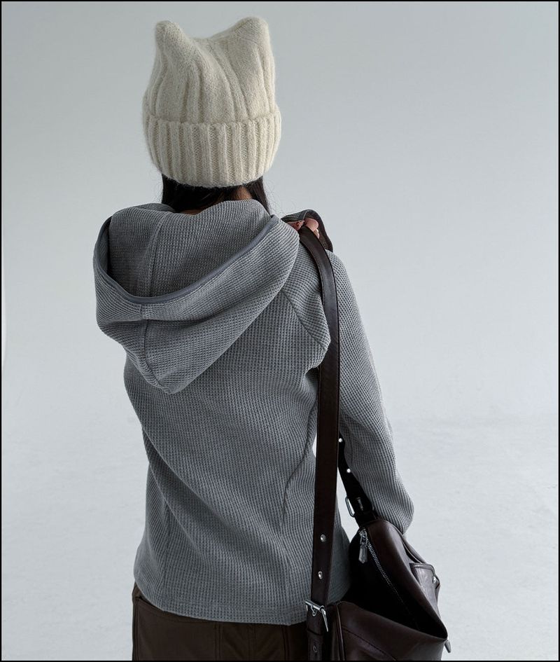 Revi henry neck hoodie (finger whole)