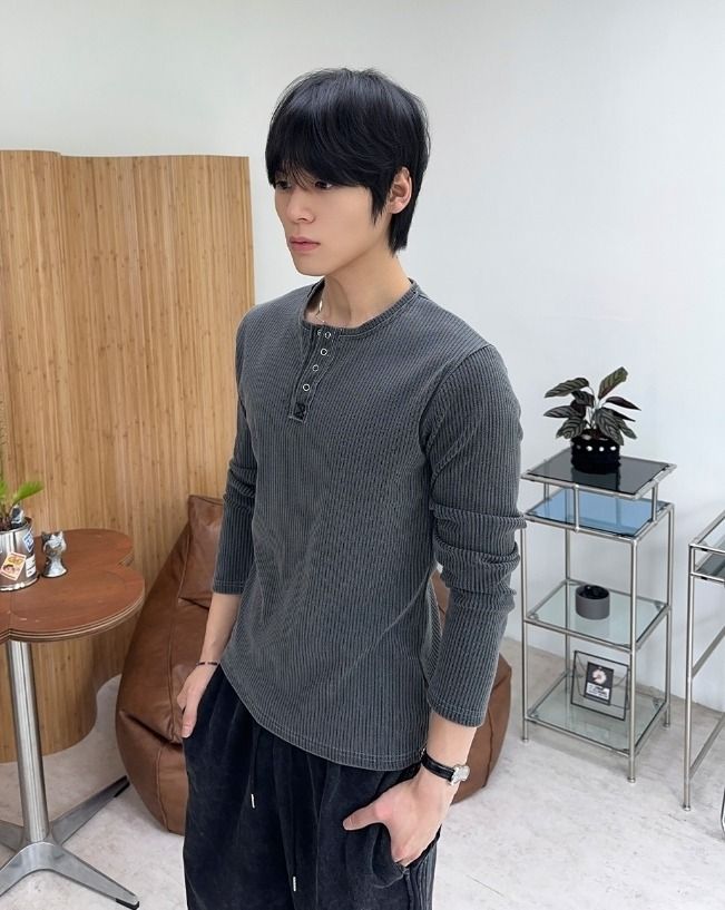 SATIIIZ（サティーズ）の「Lef Pigment Henley Neck Slim Long Sleeve（Tops）」