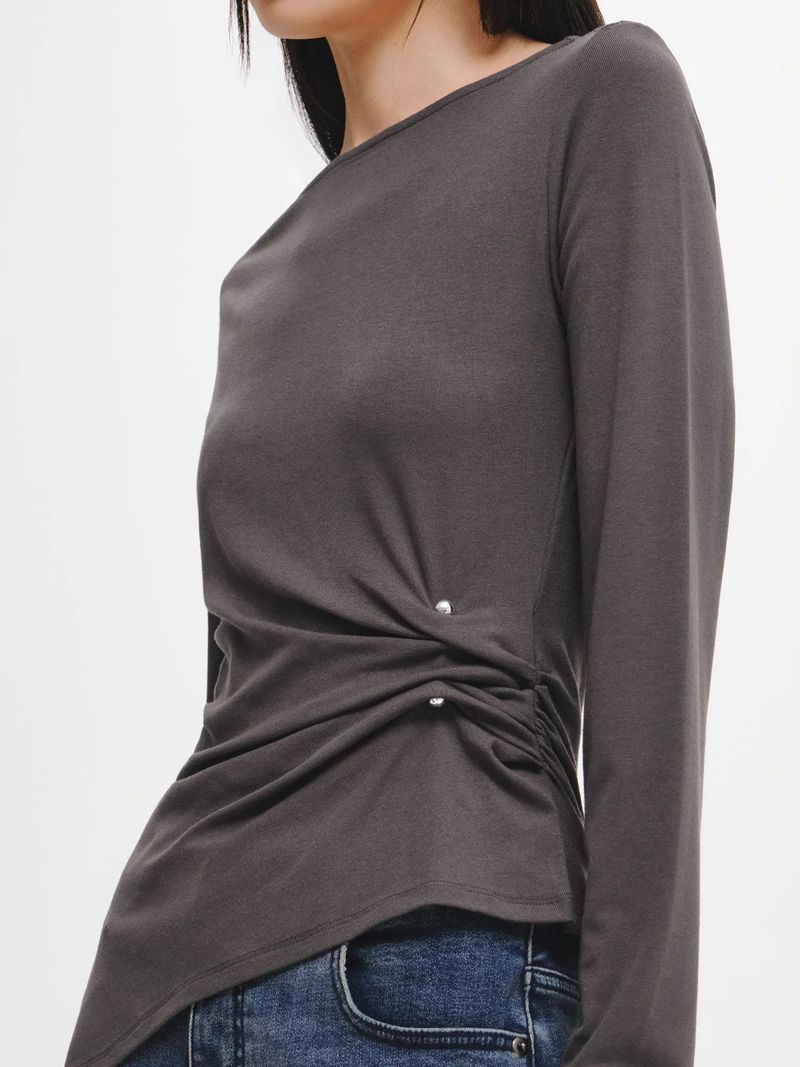 WOMAN DRAPE PIERCING T-SHIRT