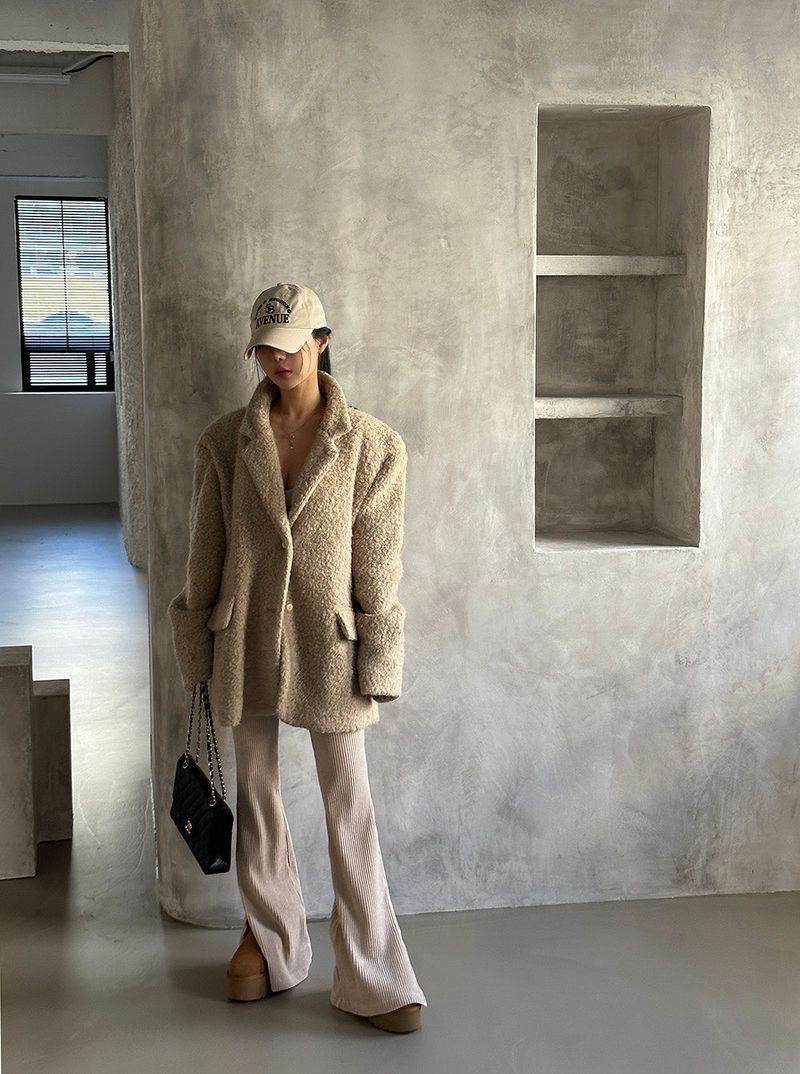 Soft and overfit blazer jacket