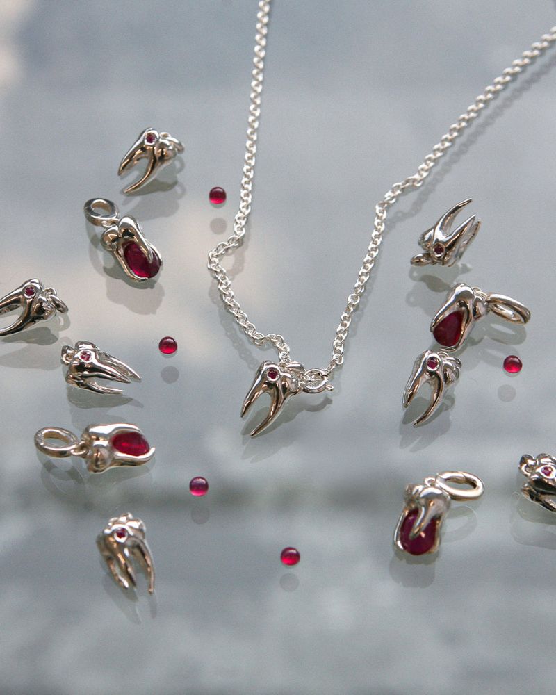 【MADE】Tooth Gem (Ruby)