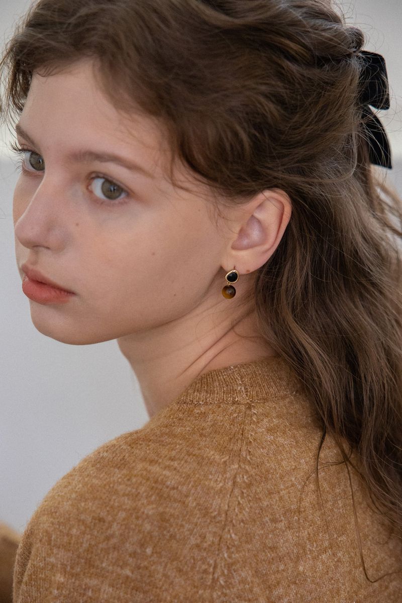 Black and brown gemstone drop earring