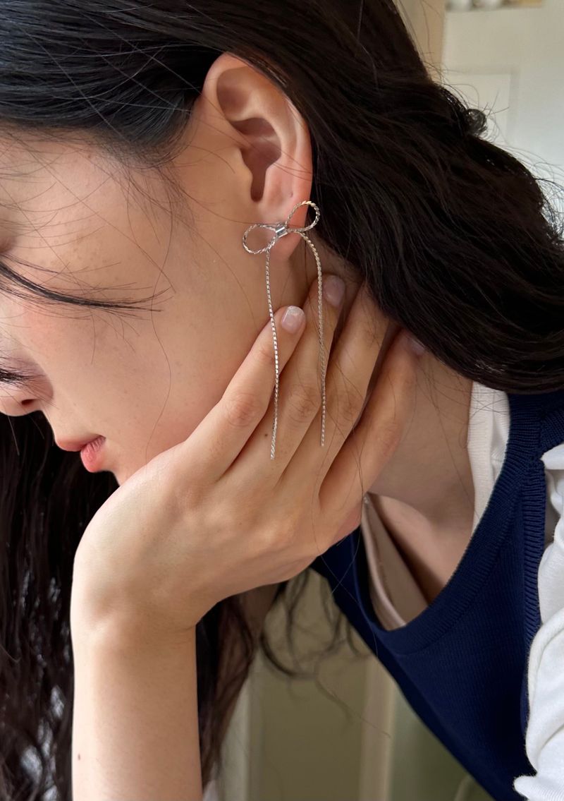 geegee(ジジ)の「ribbon chain earring(Accessories)」