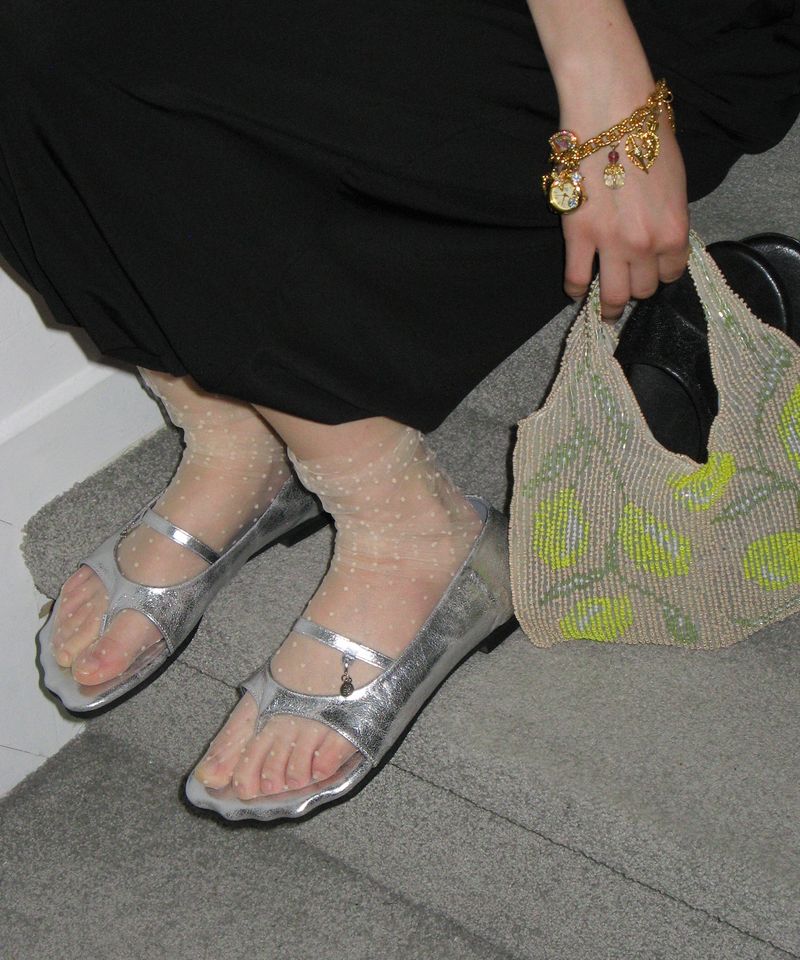Toe 0051. Finger Sandals - 2colors