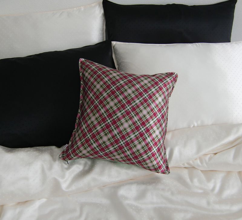 strawberry cushion cover