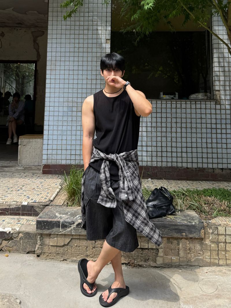 Non-fade diagonal cargo bermuda pants 
