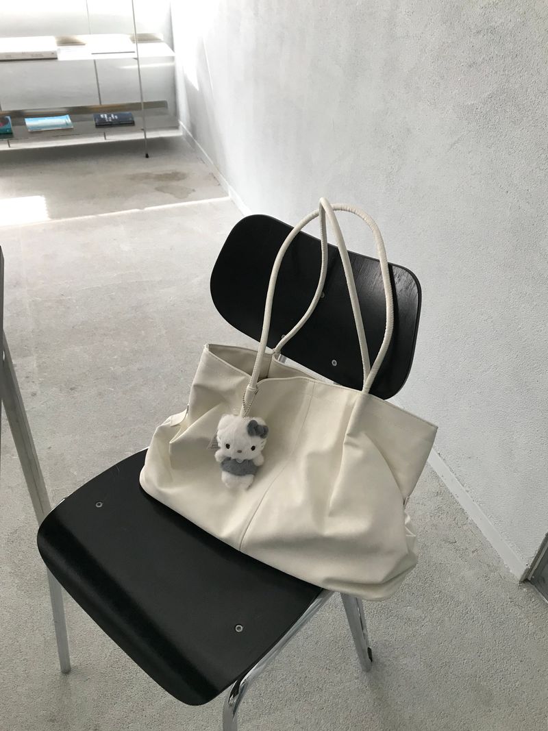 Kitten（キッテン）の「Miller Shoulder Bag (2 colors)（Bags）」