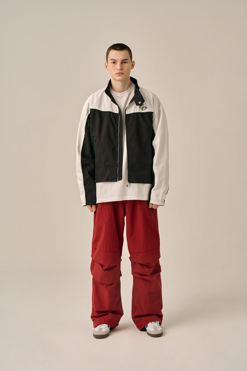 GUBIN（グビン）の「VOLUME POCKET PINTUCK PANTS - BURGUNDY（Pants）」