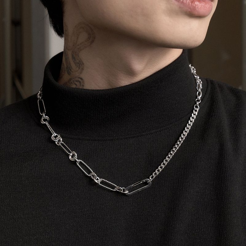 HAWHA(ハワ)の「Sparkle Half Necklace(Accessories)」