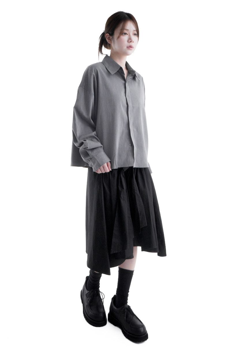  HIDDEN BUTTON CROP SHIRT