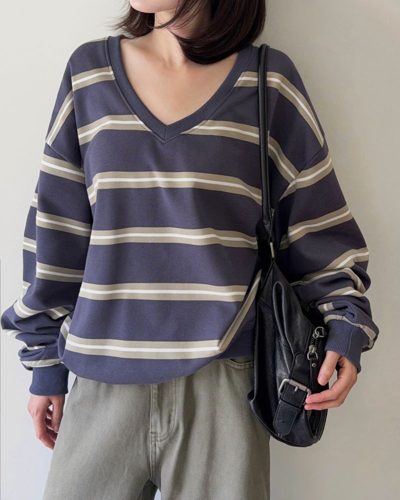 [ORIGINAL] Soy Stripe V-Neck Oversized Sweatshirt