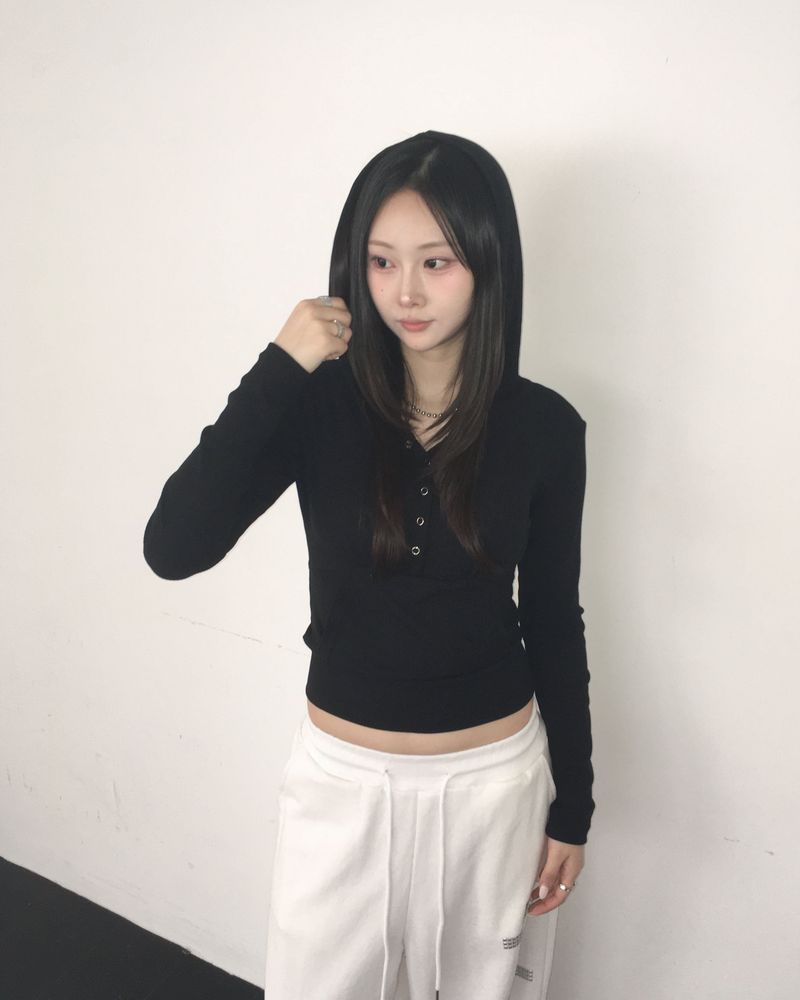 Snap crop hoodie