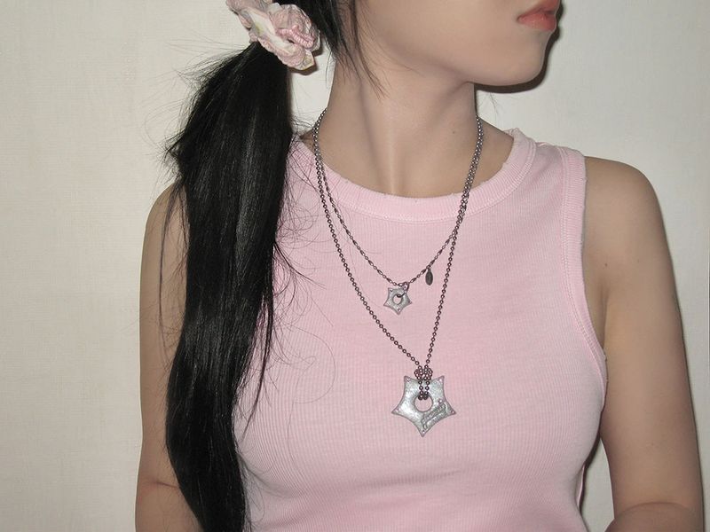 gleaming little star necklace [silver bolt]