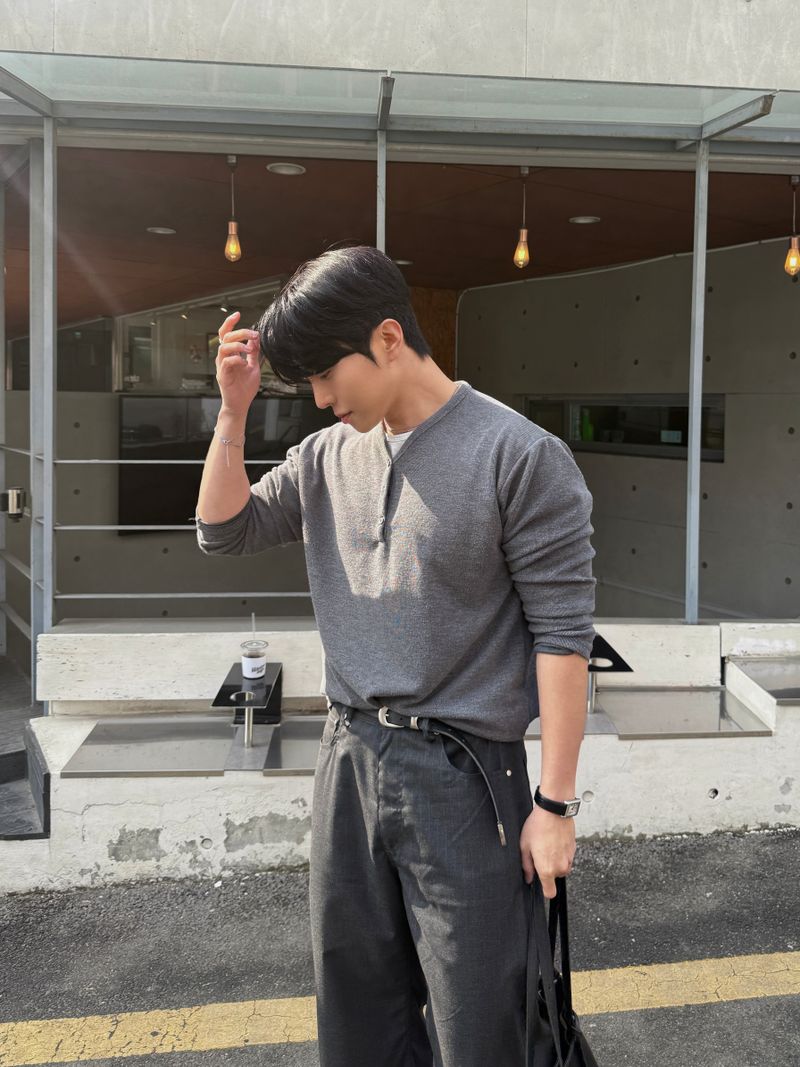 Port button layered knitwear