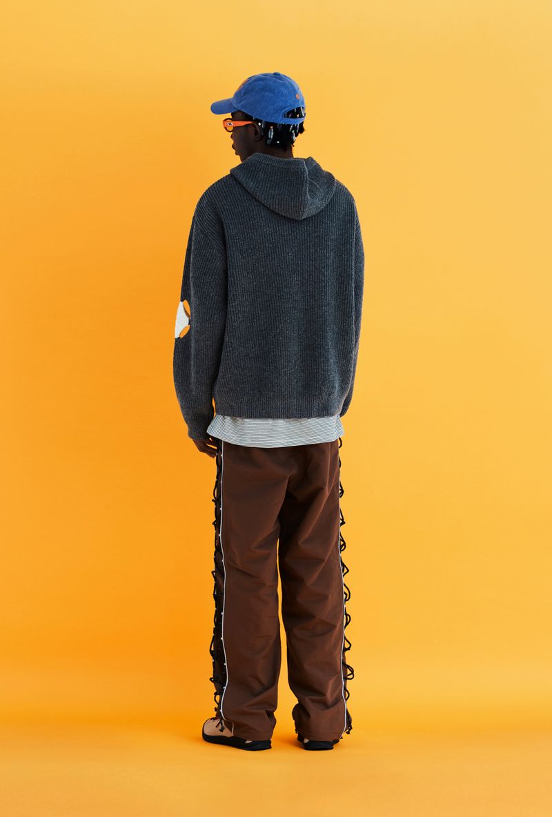 HOLE ARGYLE KNIT HOODIE / CHARCOAL