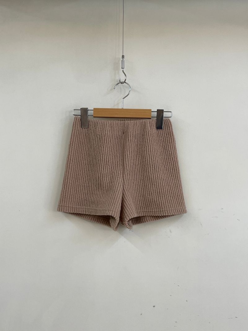 Soft and soft knit shorts