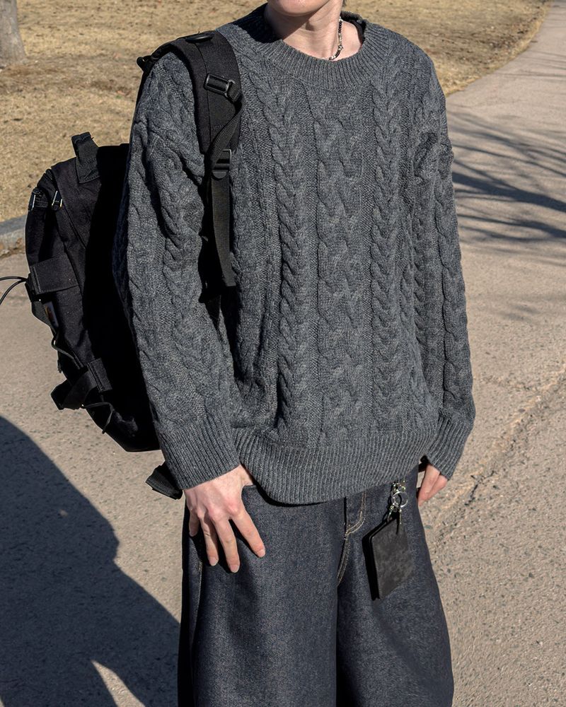 Cabbler Heavy Cable Knit Round Neck