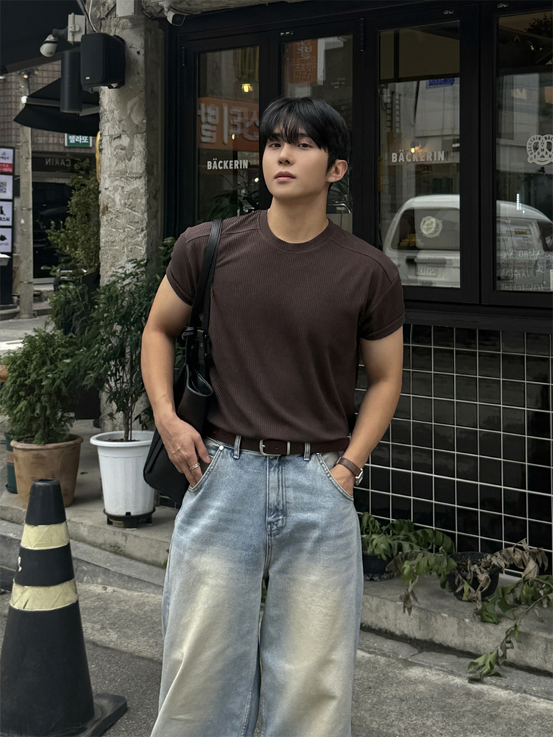 AVAND(アバンド)の「Muscle shoulder ribbed short-sleeve t-shirt(Tops)」