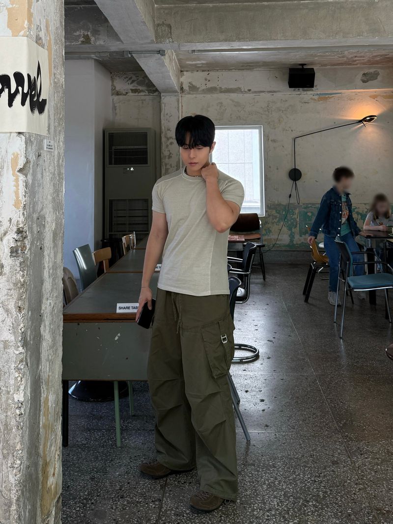 Washed buckle cargo pants