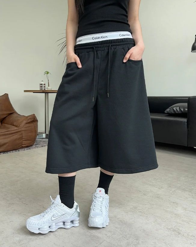 Dinede Lettering Bermuda Pants